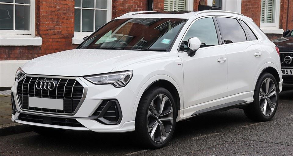 AUDI-Q3